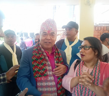 ललितपुरको मेयरमा एमालेका हरिकृष्ण व्यञ्जनकारले दिए उम्मेदवारी 